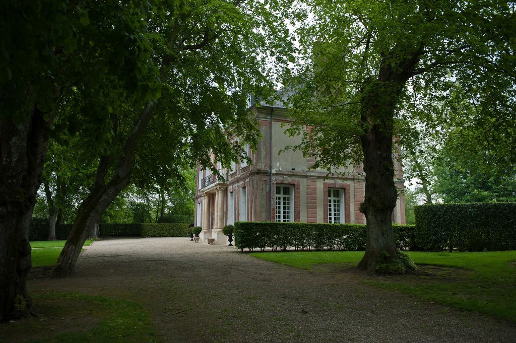 Chateau De Maillot Hotel Bonneville-la-Louvet Exterior photo